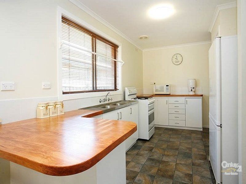 31 Simmons Drive, Seaholme - Thumbnail 4