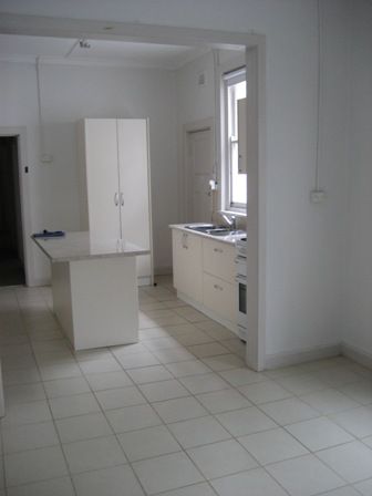 Neat, Tidy & Superbly Located!