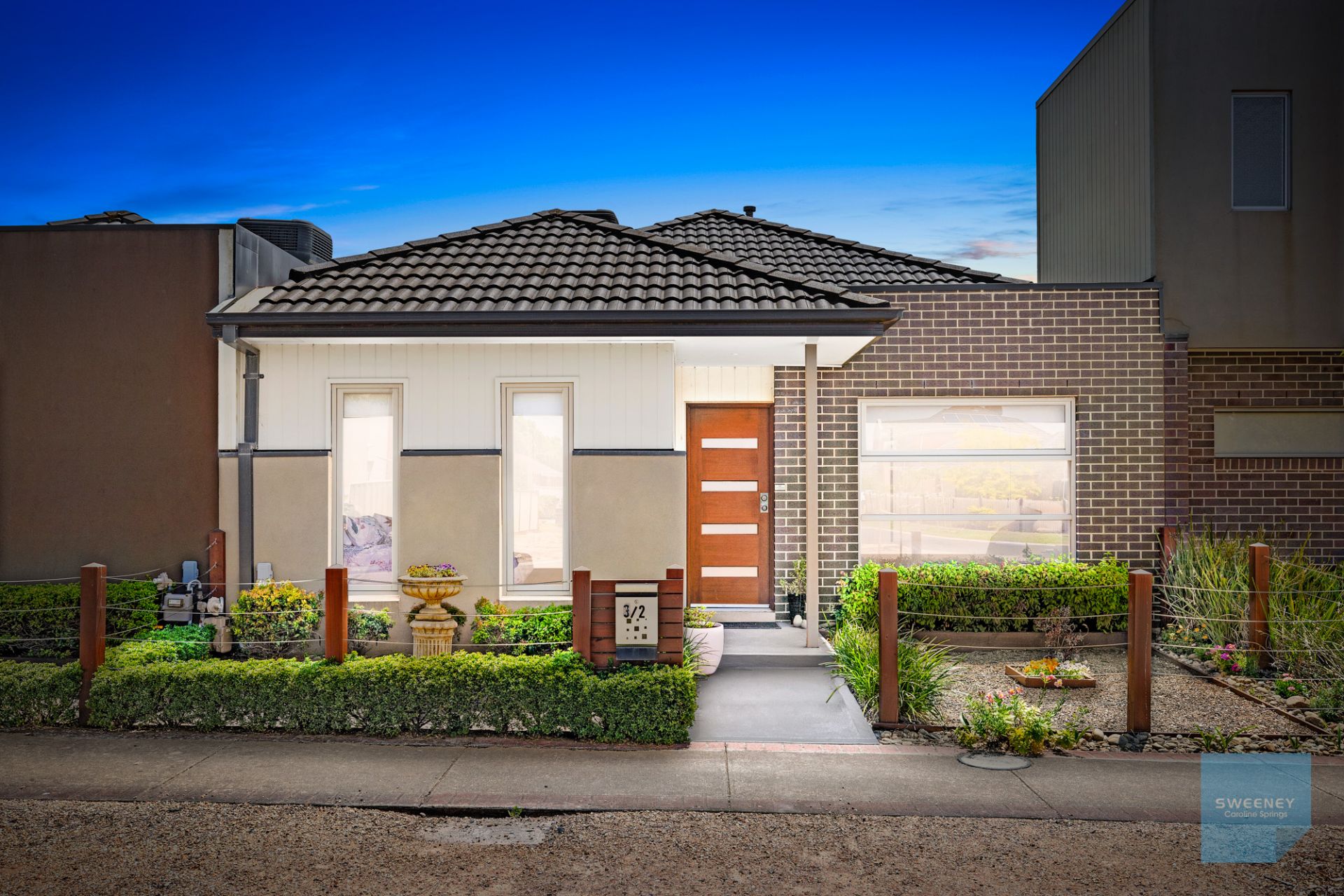 3/2 Great Barr Crescent, Caroline Springs - Thumbnail 2