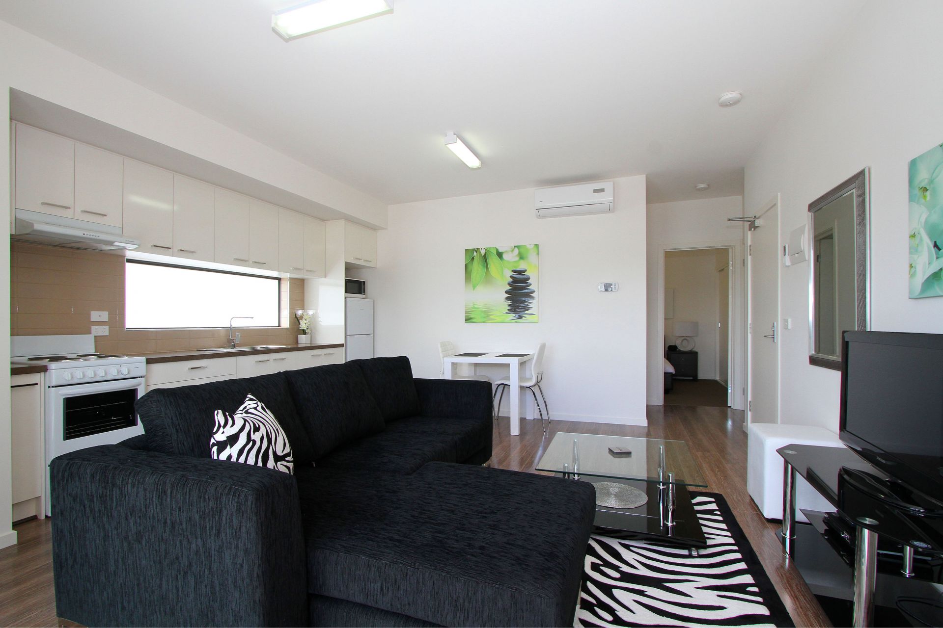 AS NEW - IN A SUPER LOCATION!