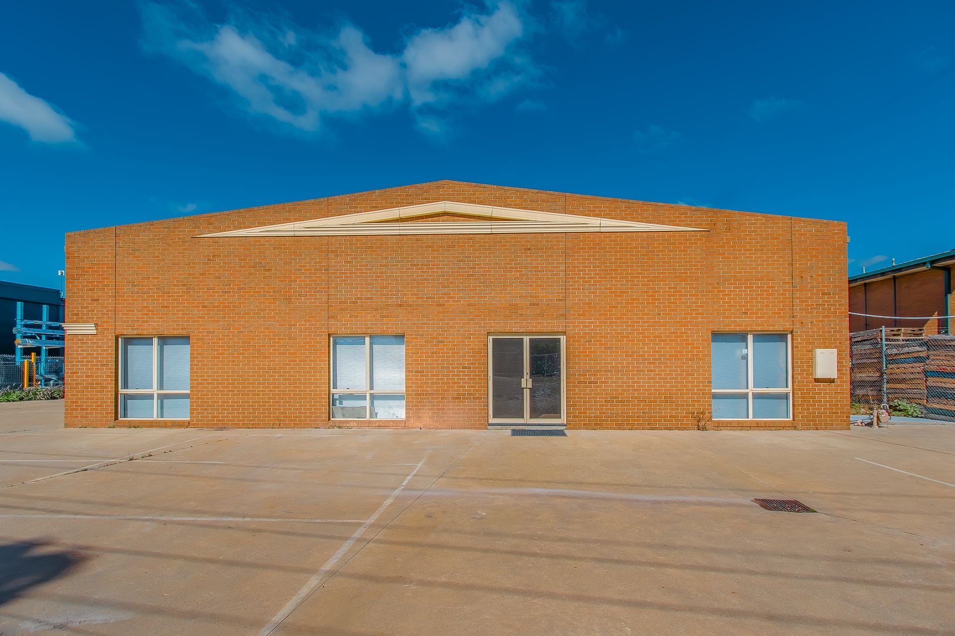 Versatile Warehouse/Factory off Hume Highway