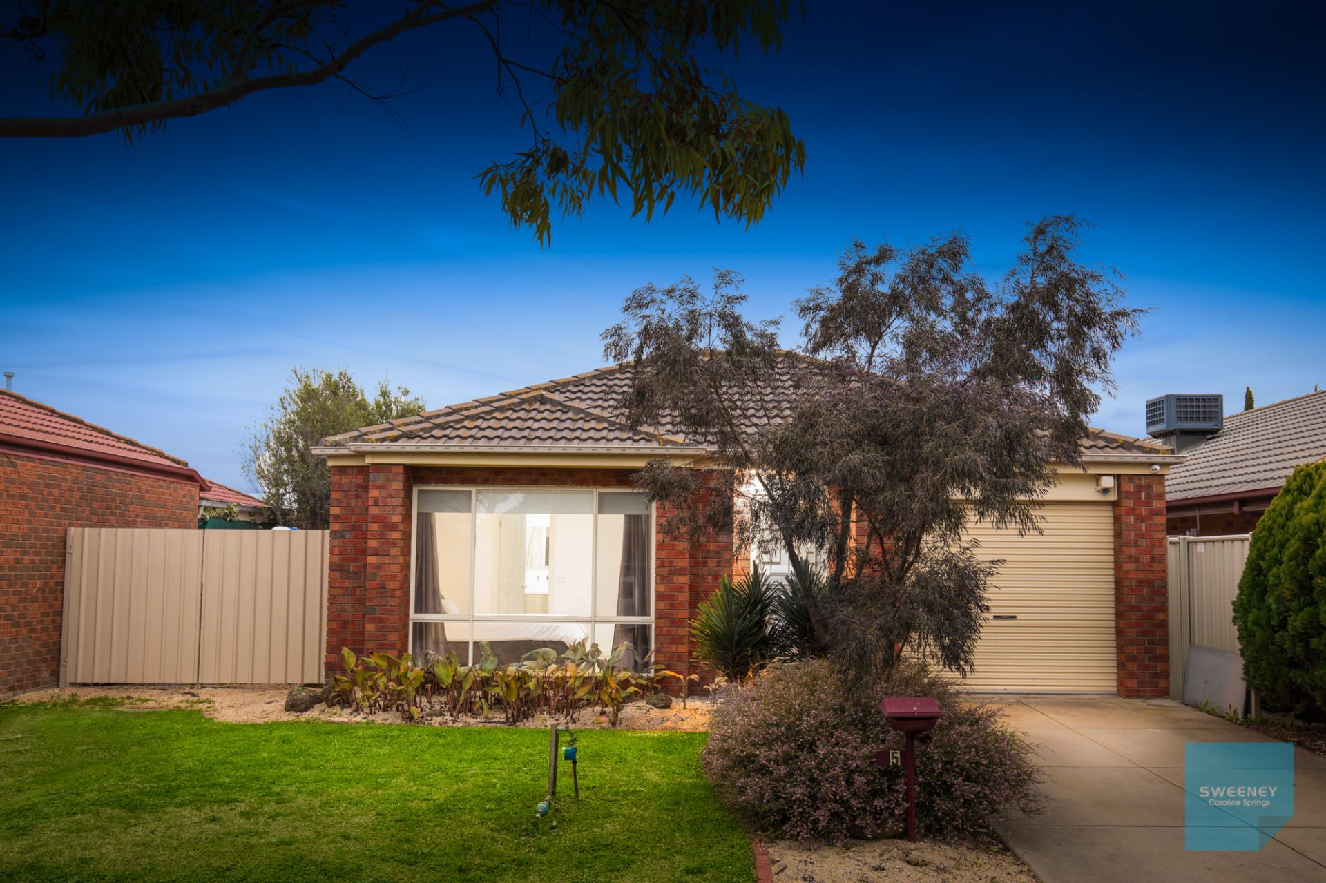 5 Willandra Loop, Caroline Springs - Thumbnail 2
