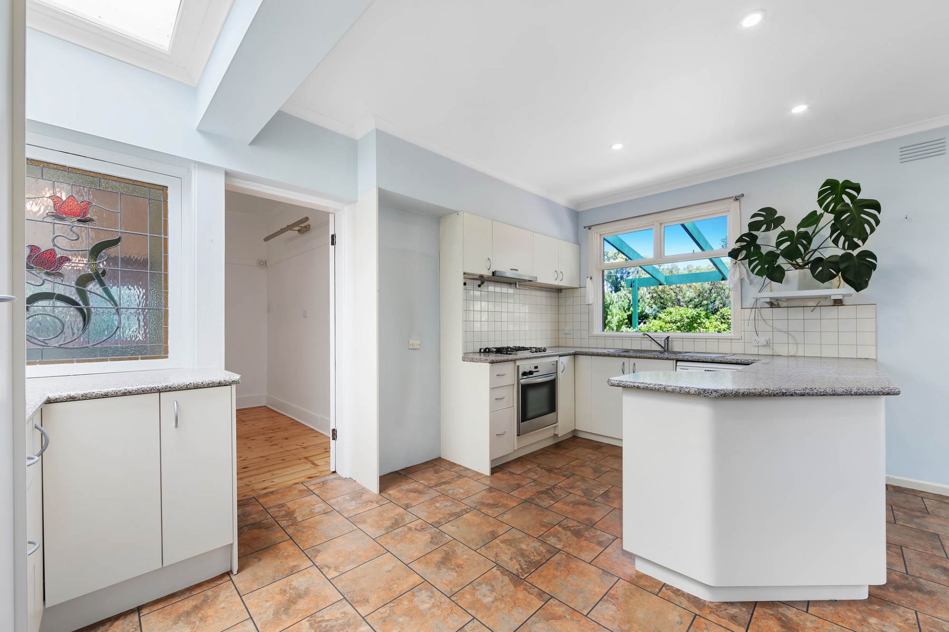 46 Beacon Road, Port Melbourne - Thumbnail 5