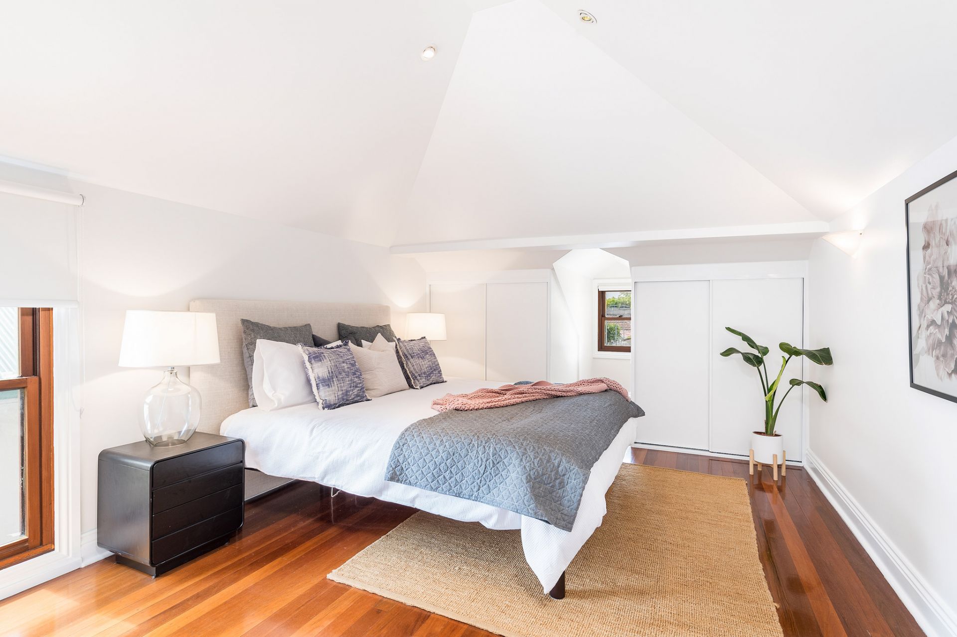 Easycare Entertainer with Light, Style and Quality