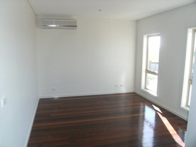 18 Lyme Park Circle, Caroline Springs - Thumbnail 6