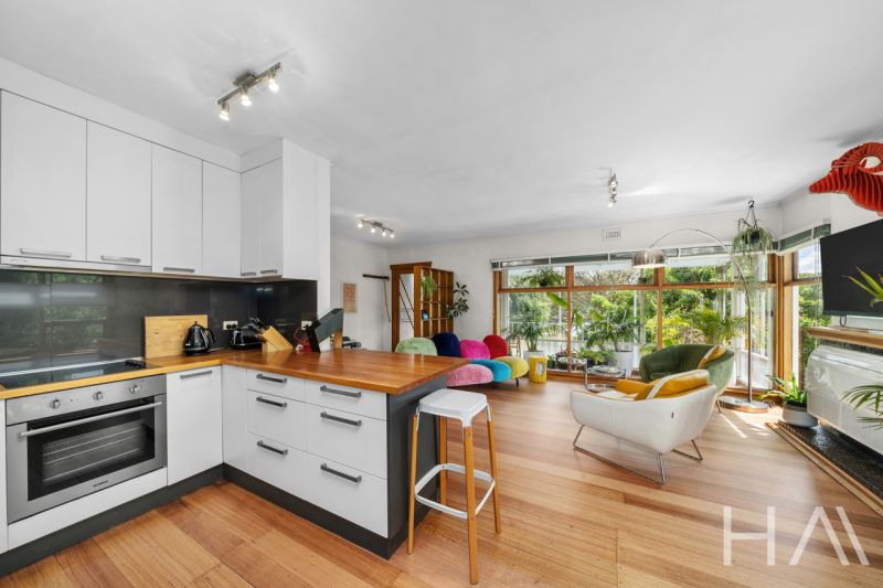 39 Risdon Road New Town, New Town - Thumbnail 5