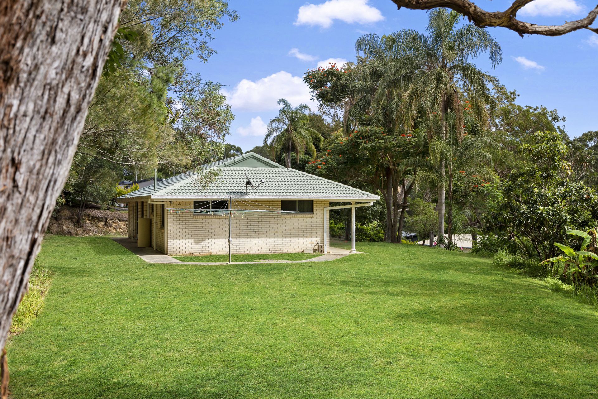 Real Estate For Sale 16 Wirildar Drive Elanora , QLD