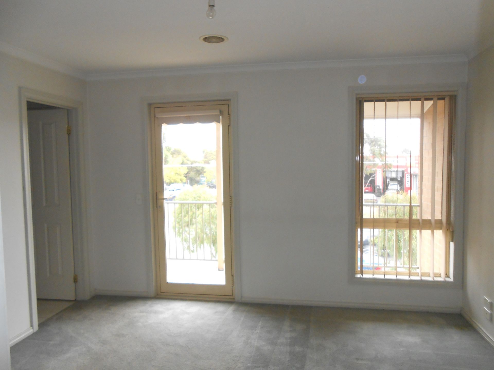 UNBEATABLE LOCATION..!    *Insp  Wed 1st Apr @ 4:20pm*