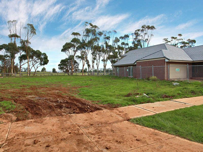 36 Castlemaine Drive, Eynesbury - Thumbnail 4