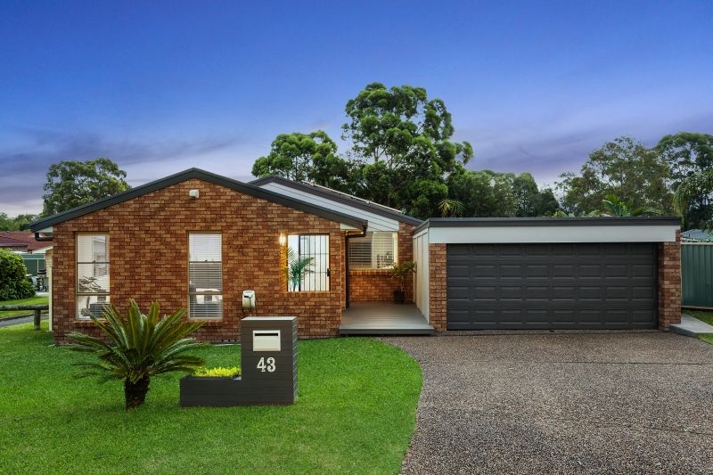 Real Estate For Sale 43 Glading Close Lake Haven , NSW