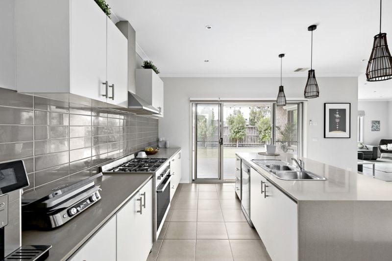 33 Boathouse Drive, Caroline Springs - Thumbnail 6
