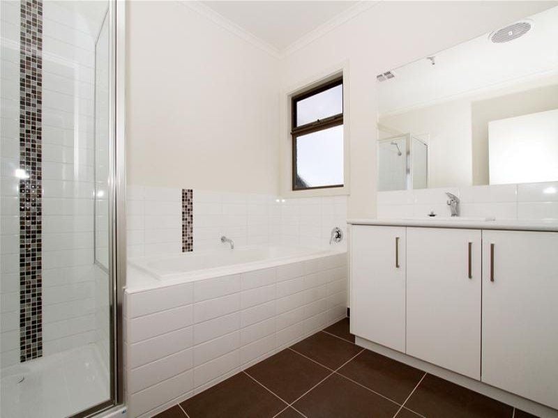 FANTASTIC TOWNHOUSE AWAITS!!