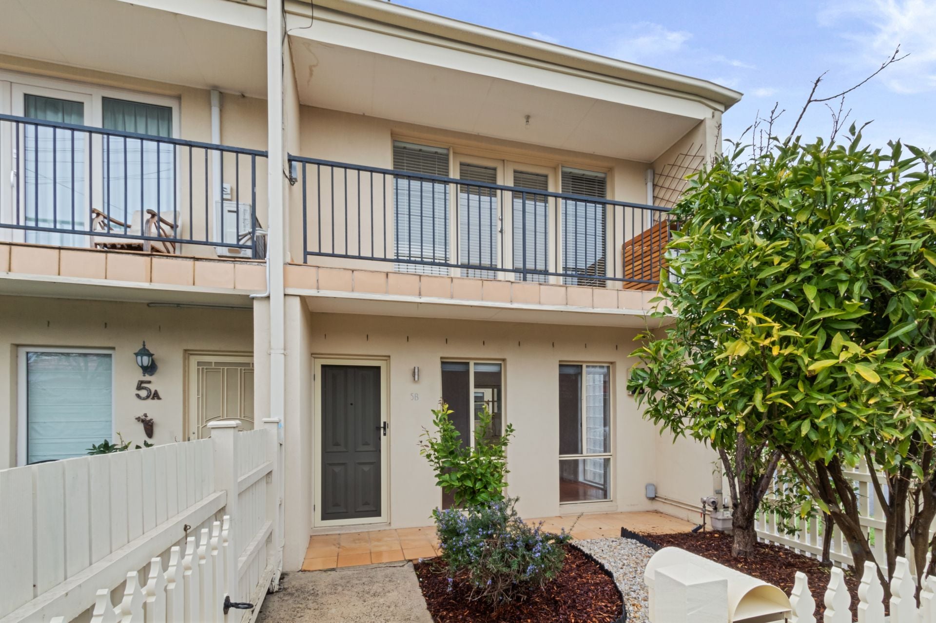 THORNBURY VILLAGE AT YOUR DOORSTEP
