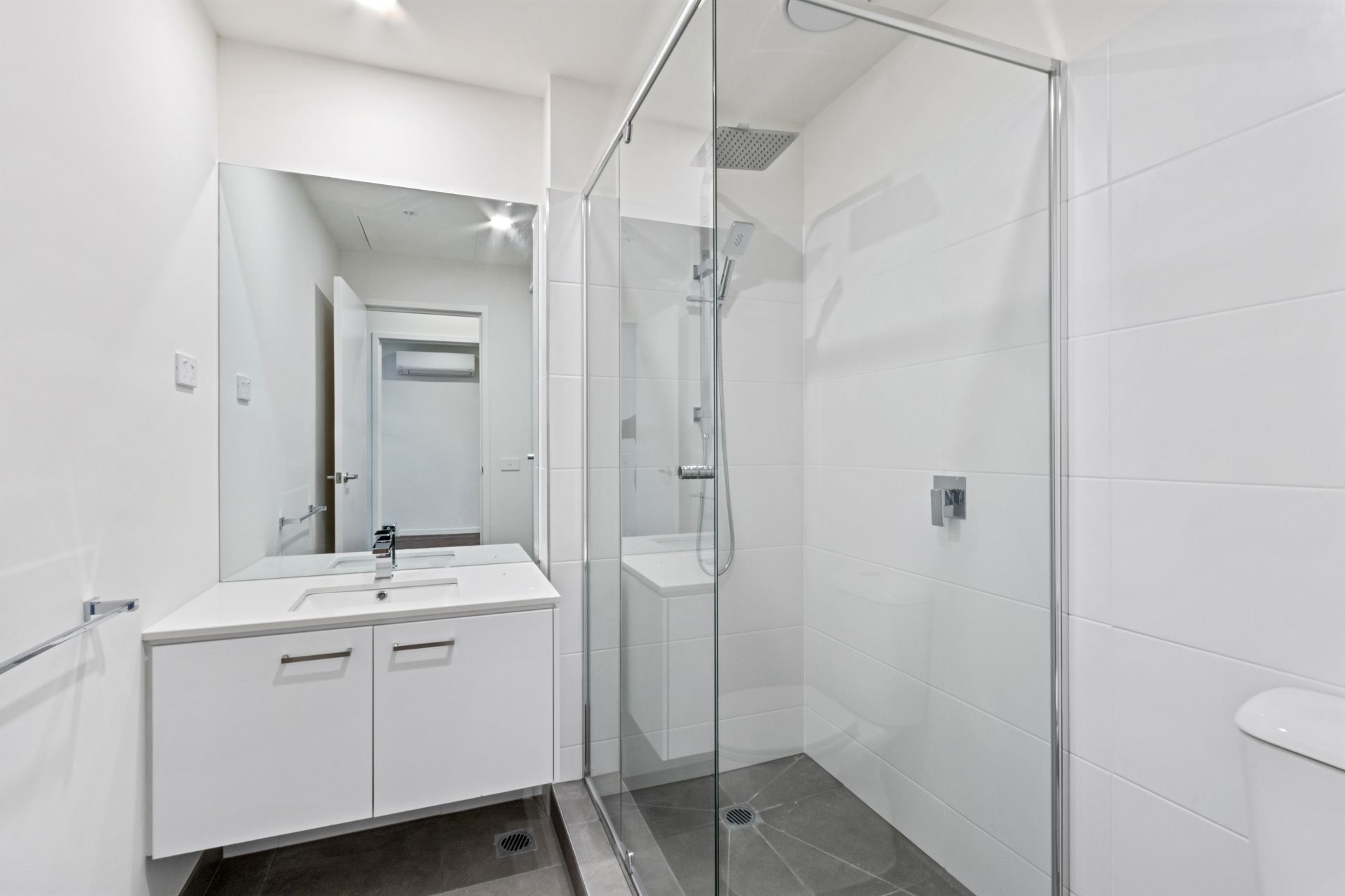 Brand New Apartment in Premium Locale