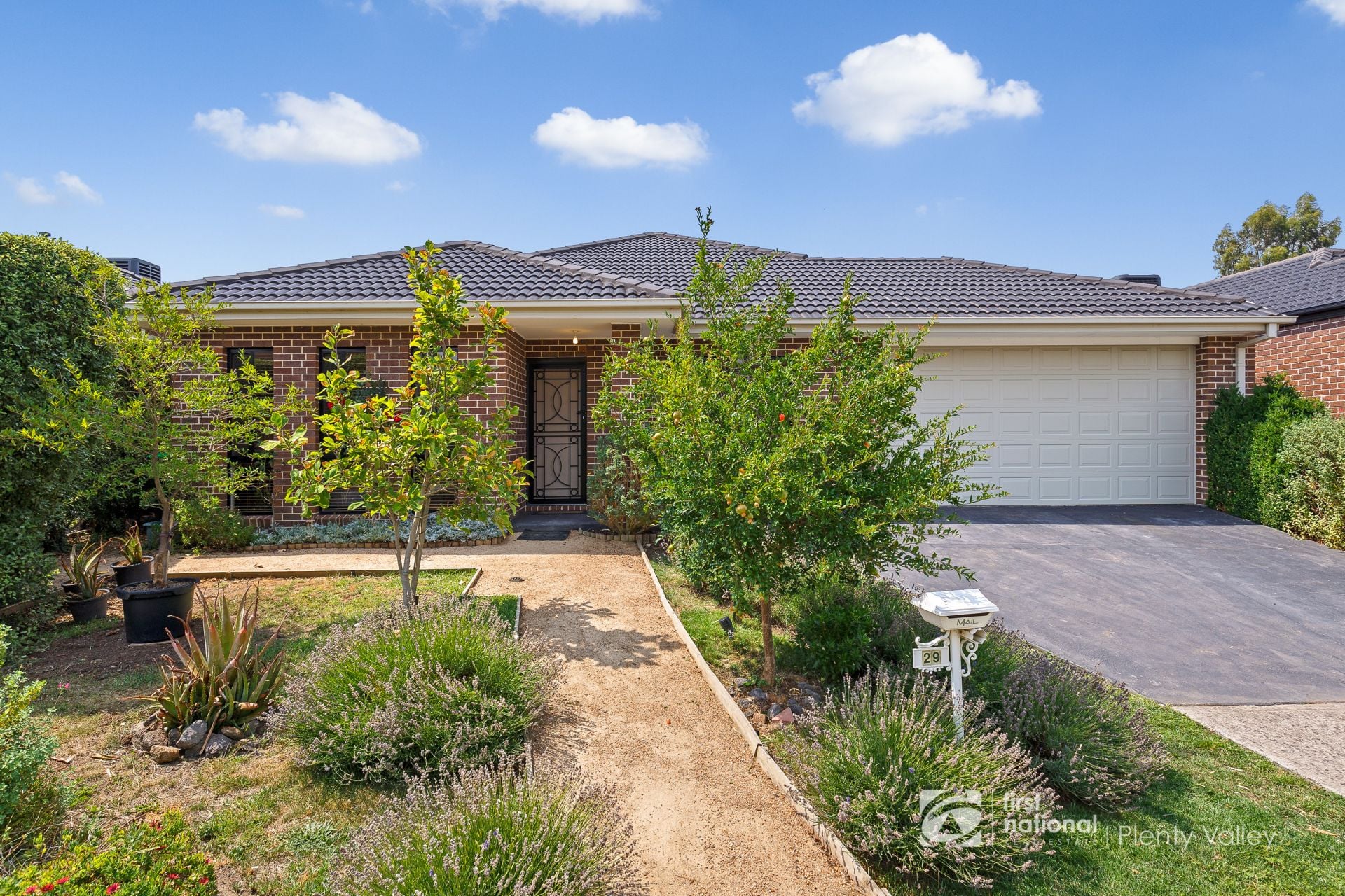 29 Chamonix Parade South Morang, South Morang - Thumbnail 3