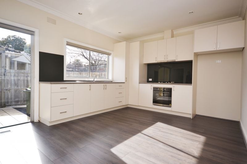 1/12 Crawley Street, Reservoir