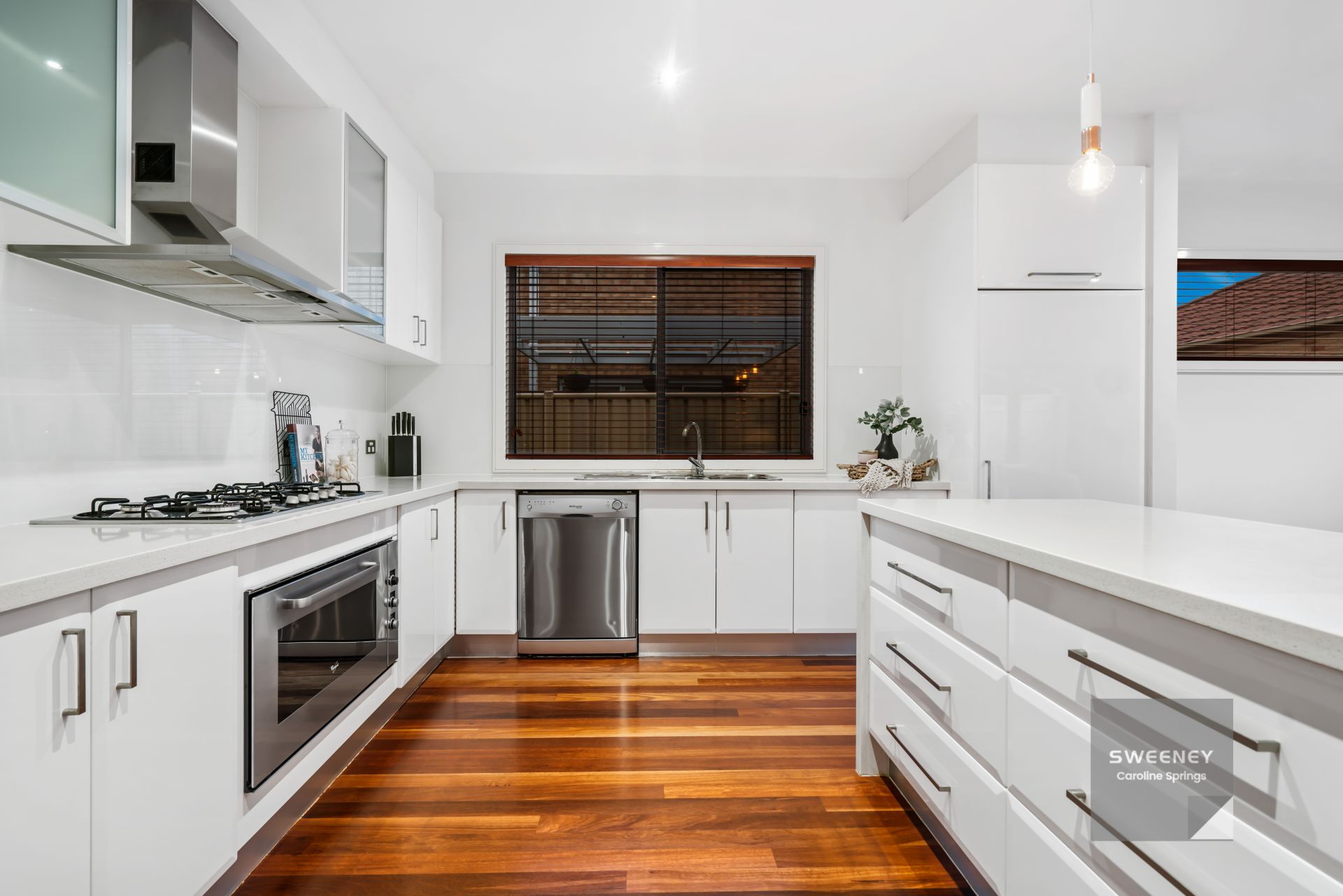 12 Fairbairn Way, Caroline Springs - Thumbnail 5