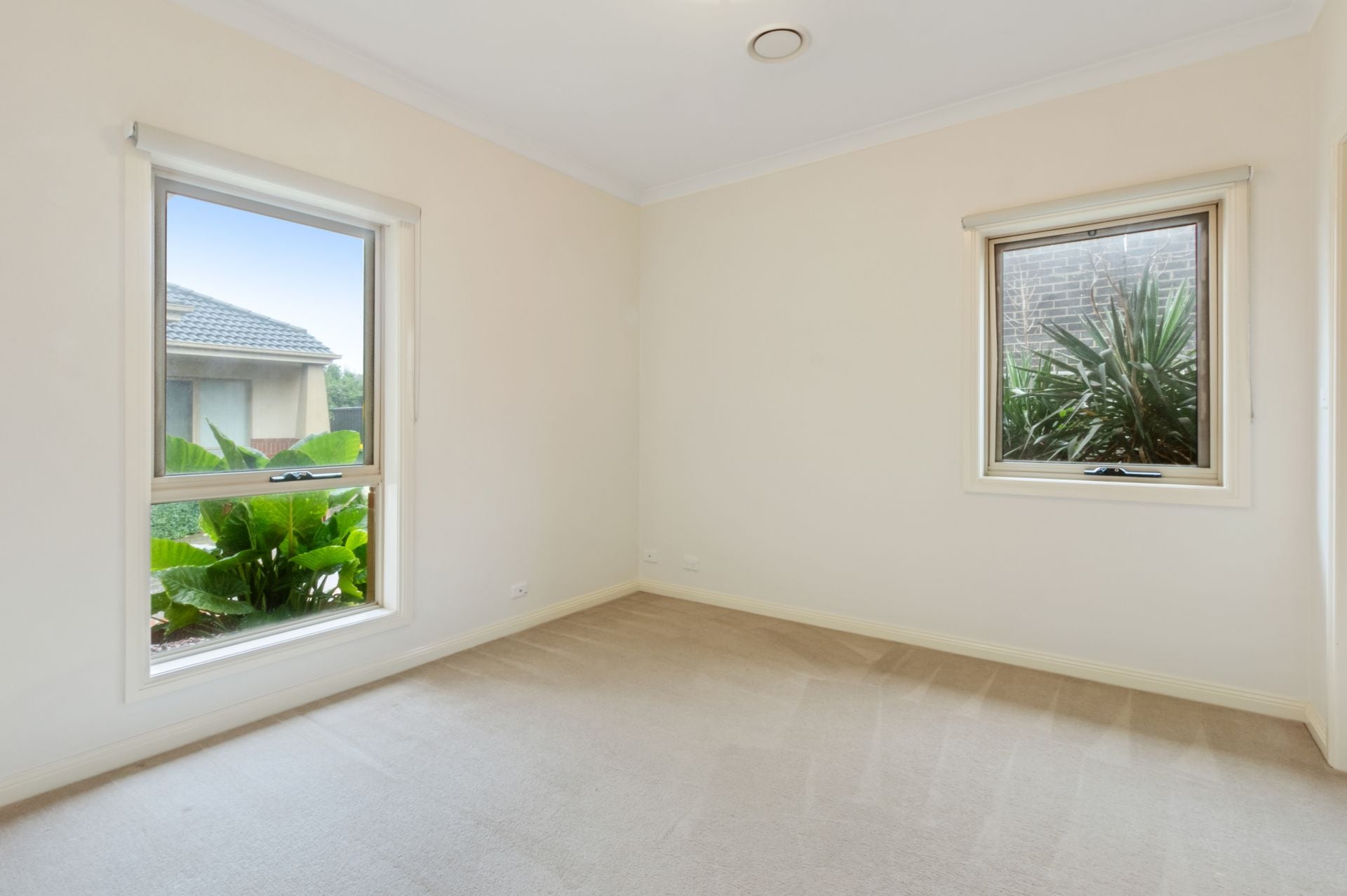 FANTASTIC THREE BEDROOM TOWNHOUSE!