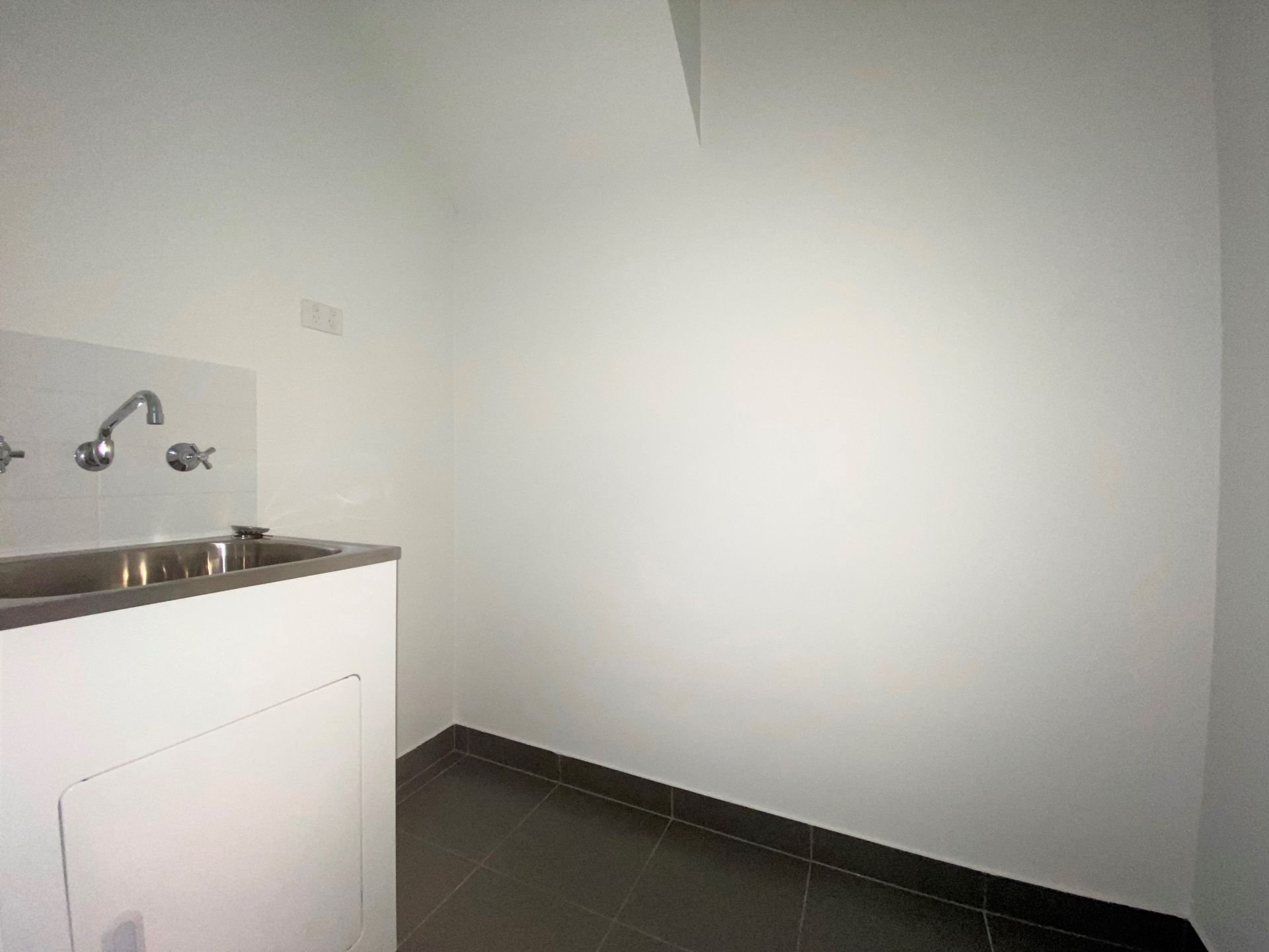 AS NEW 4 BEDROOM TOWNHOUSE!