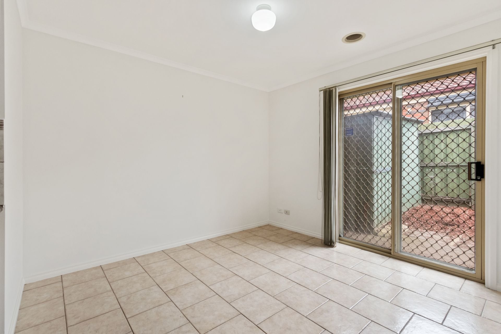CONVENIENT LOCATION, IN A QUIET PEACEFUL STREET