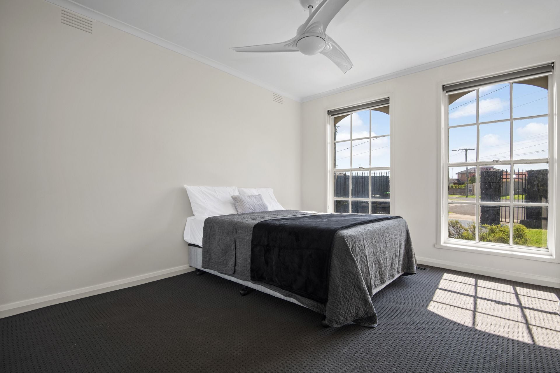 MODERN APPEAL - GREAT LOCATION