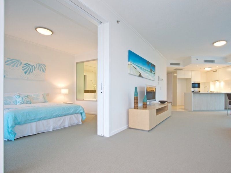 501 110 Marine Parade, COOLANGATTA, Coolangatta - Thumbnail 4