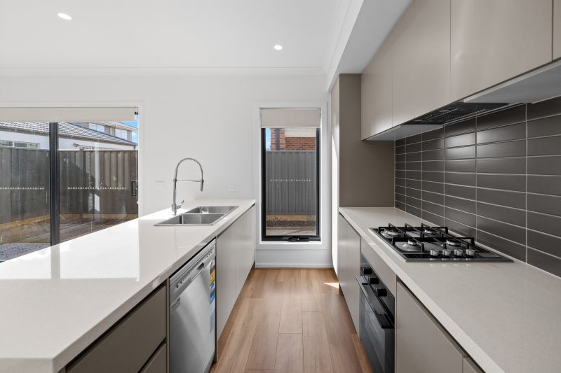 27 Turning Loop, Fraser Rise