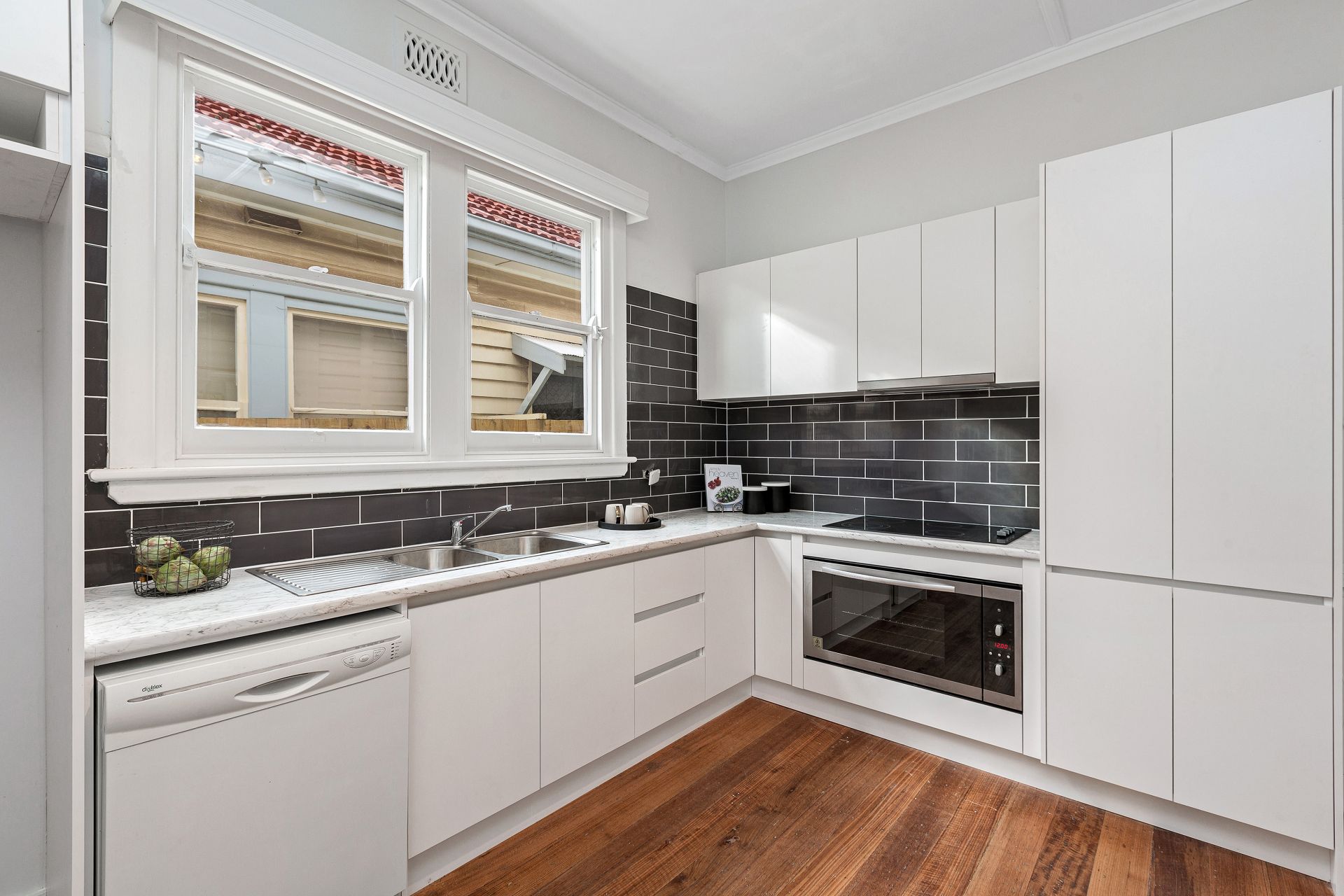 8 Dudley Street, Footscray - Thumbnail 8