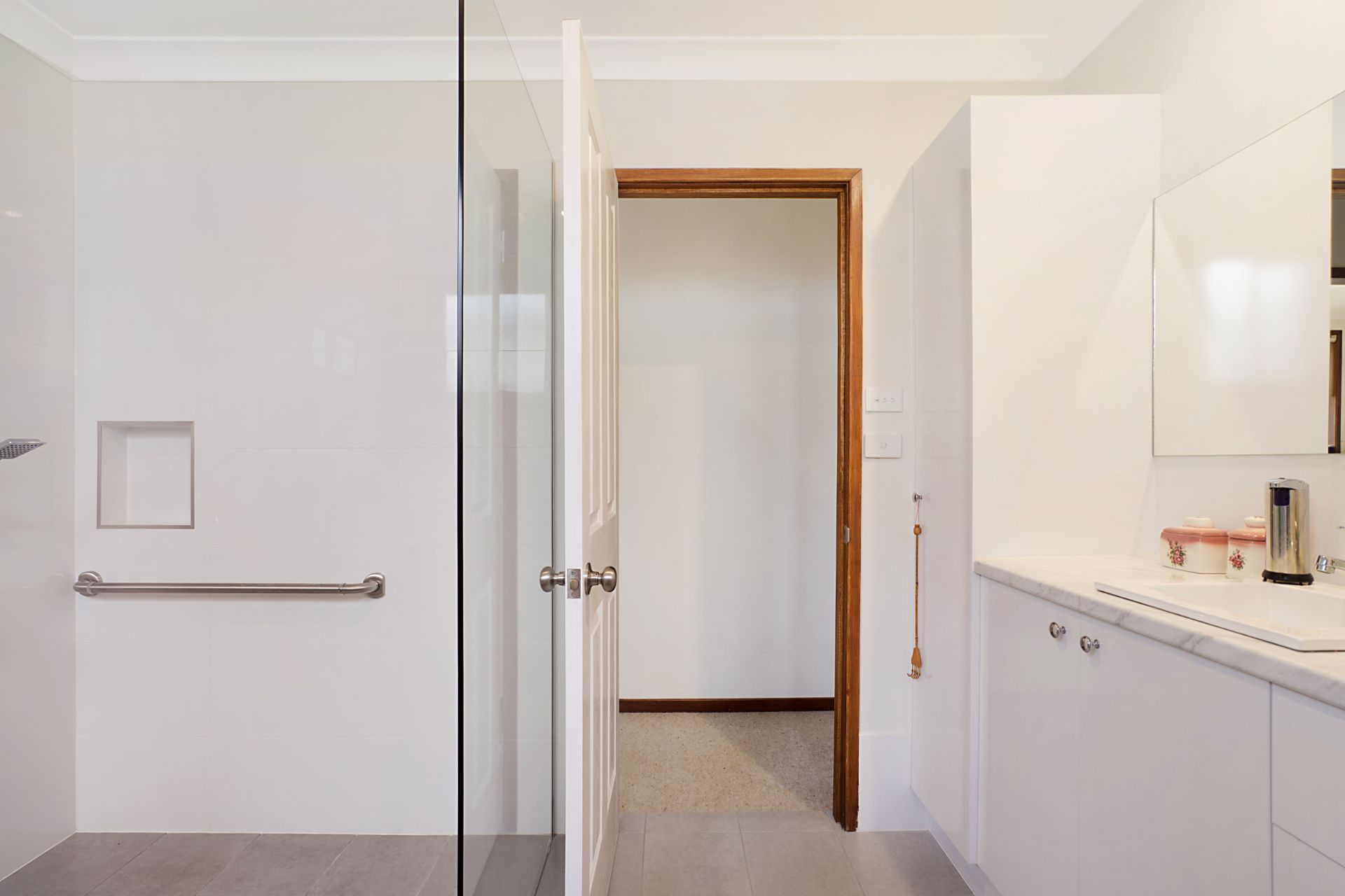 14 Damian Close Charlestown NSW, Charlestown - Thumbnail 3