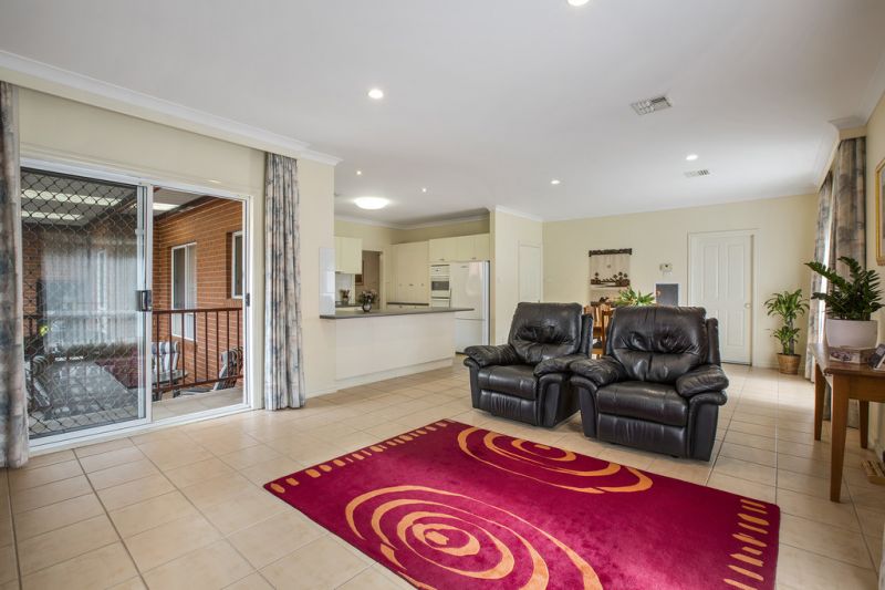 38 Eastleigh Avenue, Keilor East - Thumbnail 2