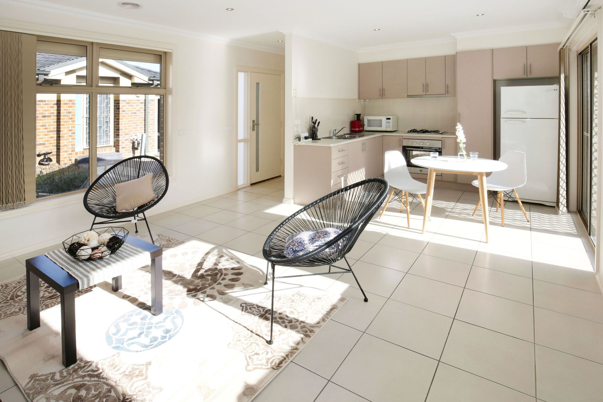 ENTICING LOCATION WITH AN ENVIABLE LIFESTYLE