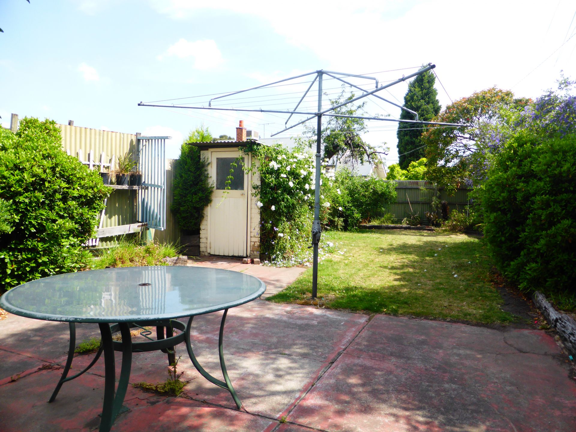 Perfectly hidden, Perfectly Cosy

*6 Month Lease with possible Extension*