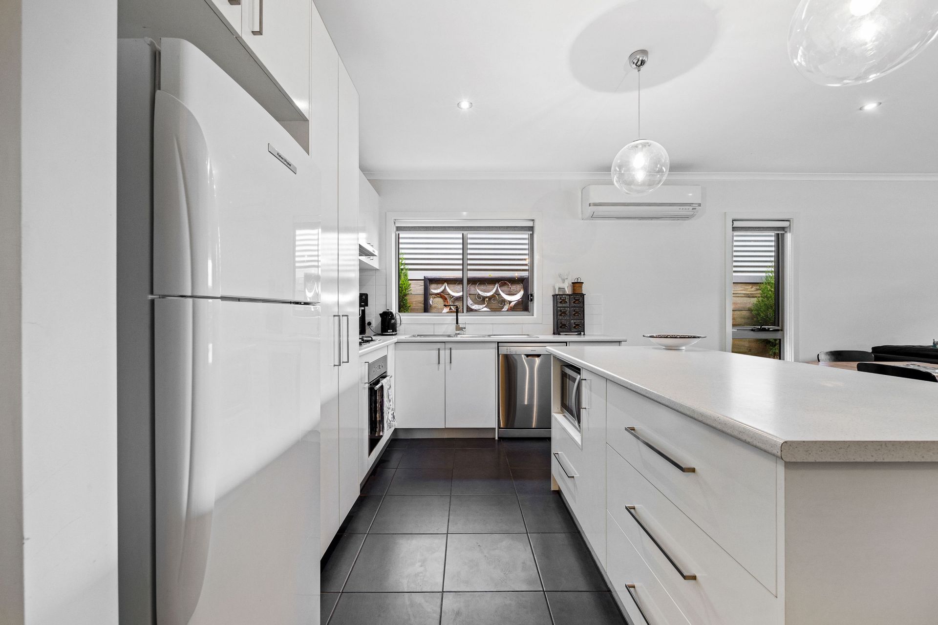 4 Sovereign Street Golden Point VIC, Golden Point - Thumbnail 4