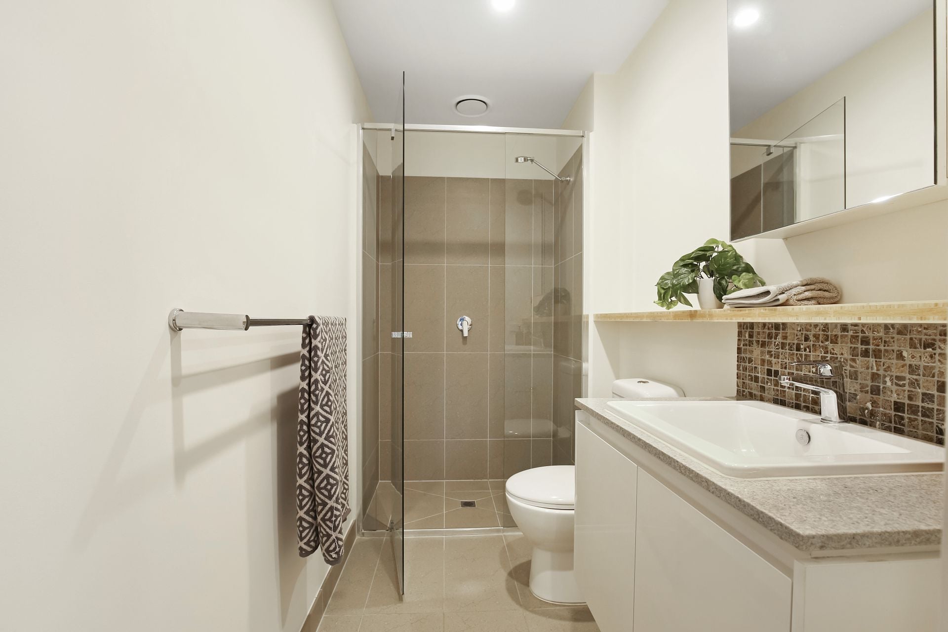 Spacious apartment in ideal location