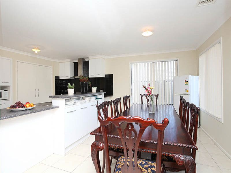 8 Gill Place, Caroline Springs - Thumbnail 6