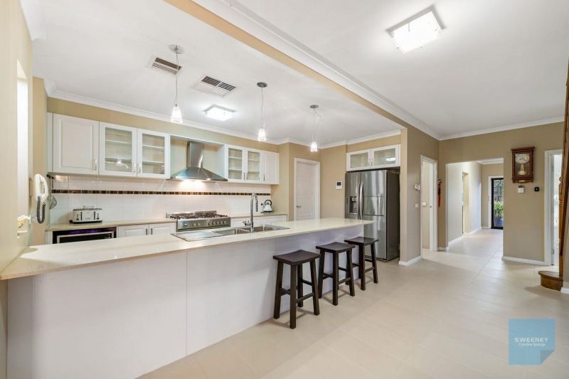 28 Monckton Place, Caroline Springs - Thumbnail 5