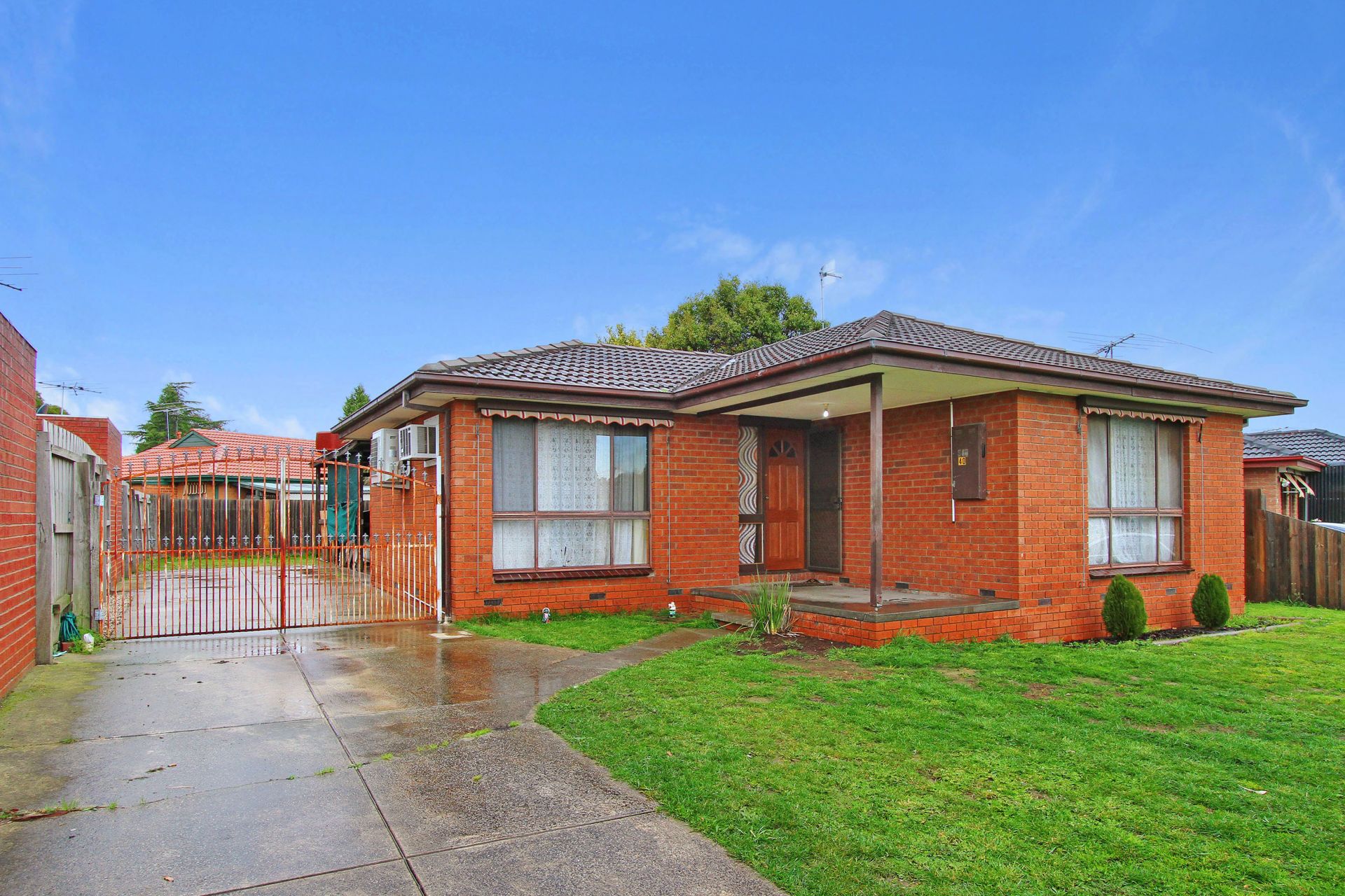 OUTSTANDING LOCATION     *Insp Sat 16th May @ 9:55am & Wed 20th May @ 4:40pm*