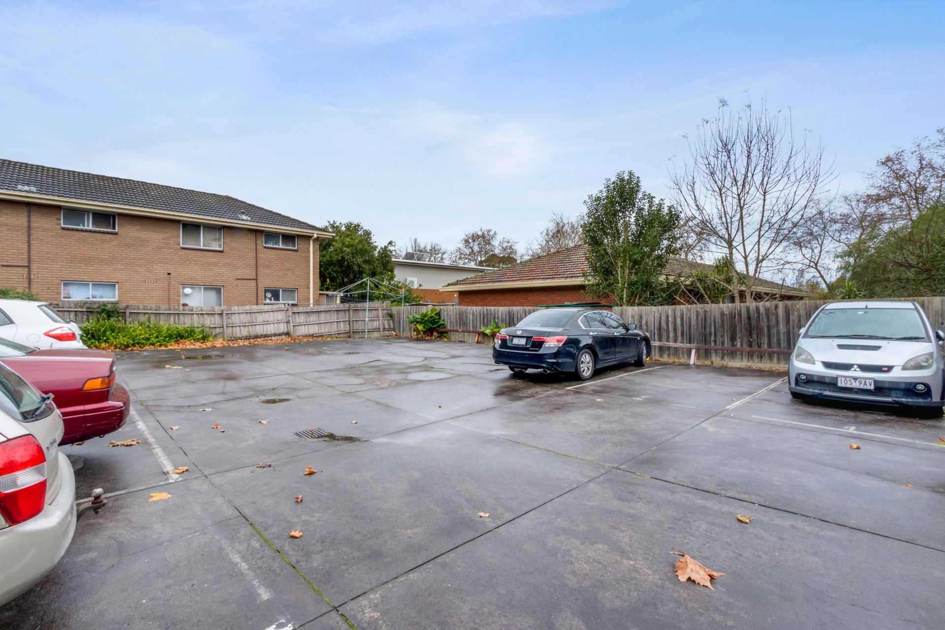 Sensational Ground Floor Apartment in Great Location!