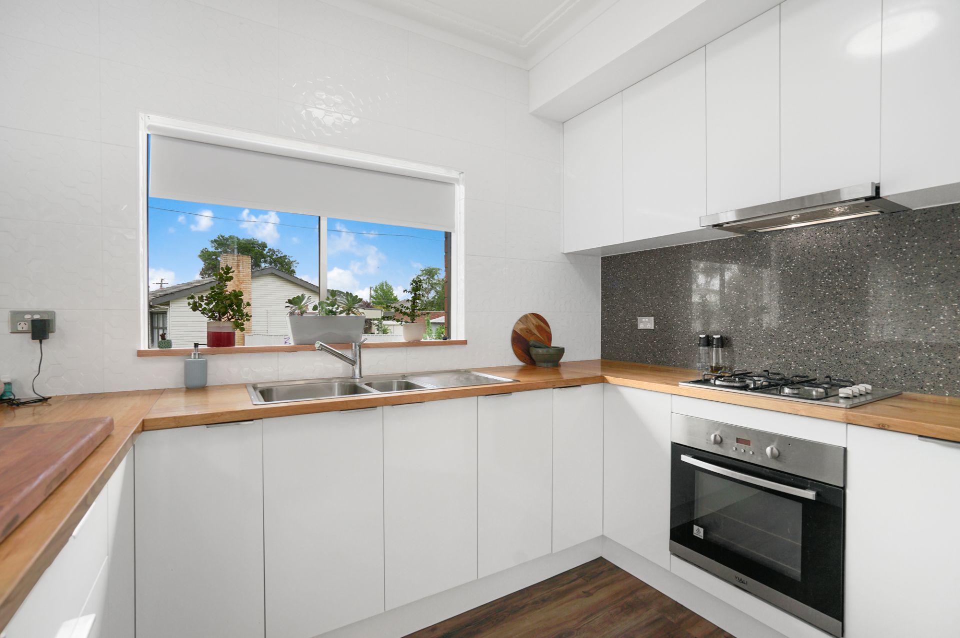 34  Ivanhoe  Street, Wendouree, Wendouree - Thumbnail 6
