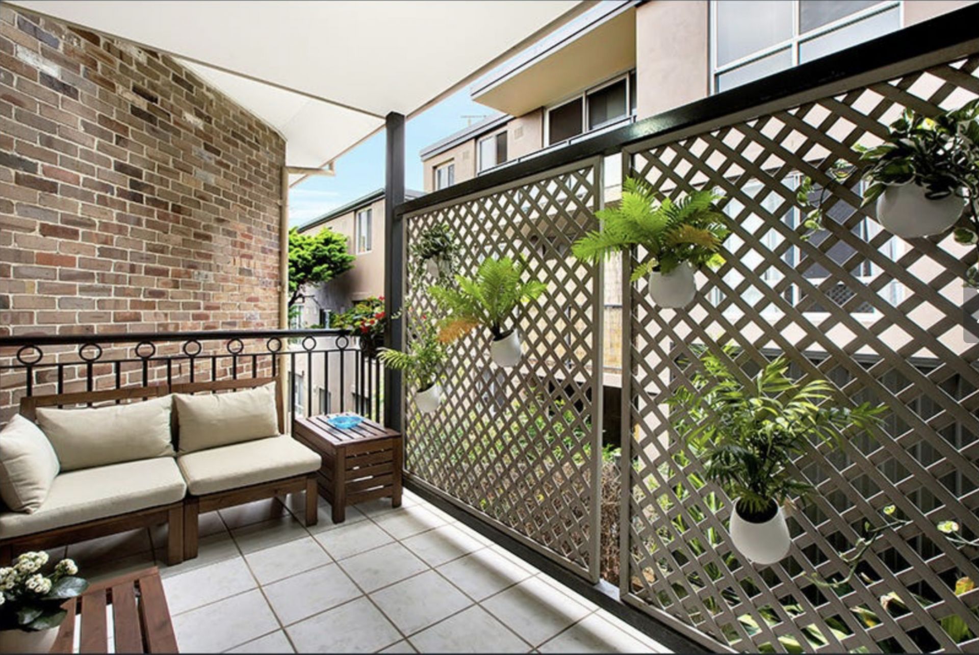 SOLD | Large One Bedroom Apartment, Large Balcony & Lock Up Garage