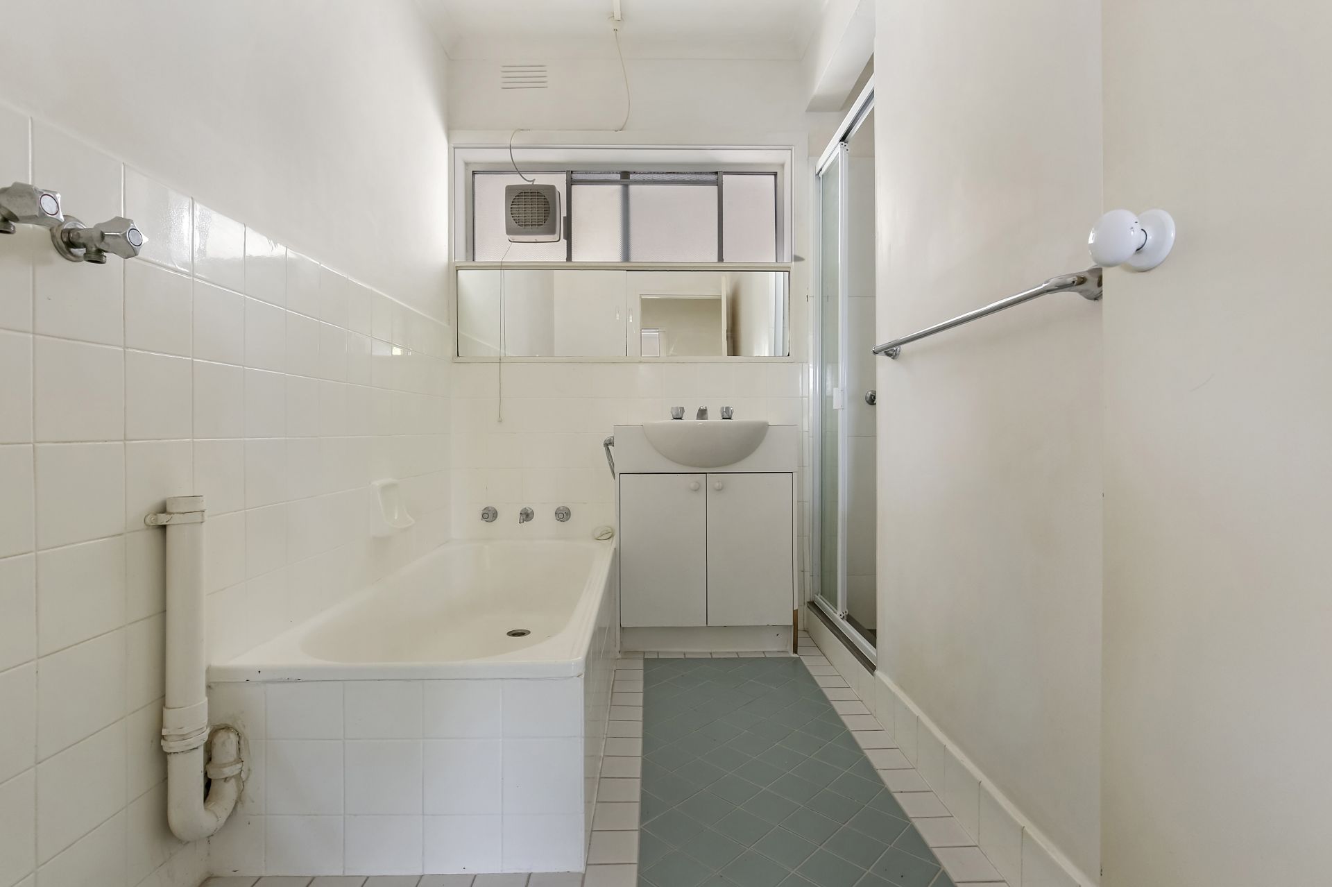 Superb Apartment In A Great Location!