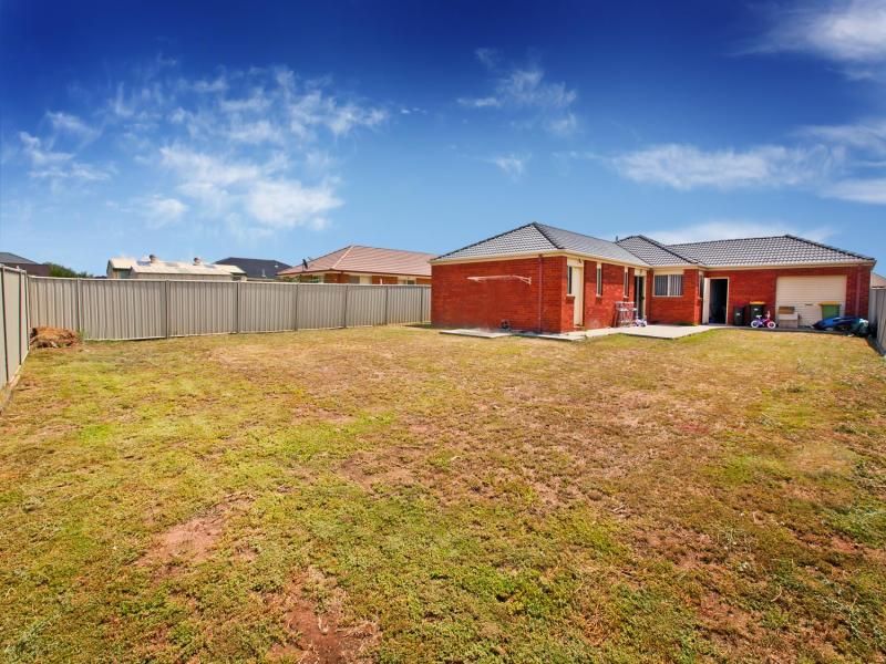 11 Maple Court, Taylors Hill - Thumbnail 7