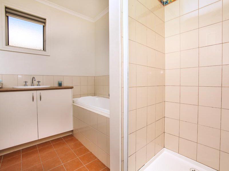 38 O'Donnell Drive, Caroline Springs - Thumbnail 7