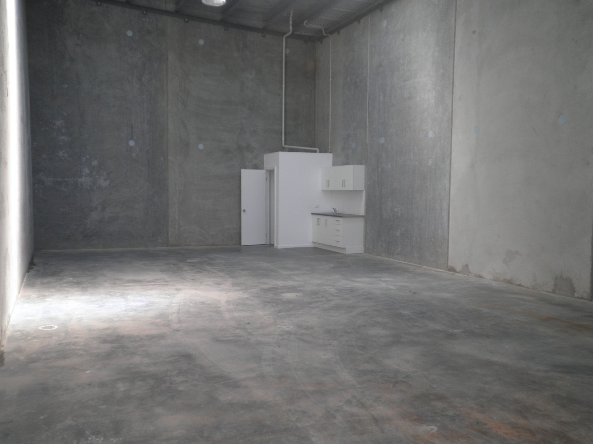 AS NEW 118SQM WAREHOUSE- M & M BUSINESS PARK