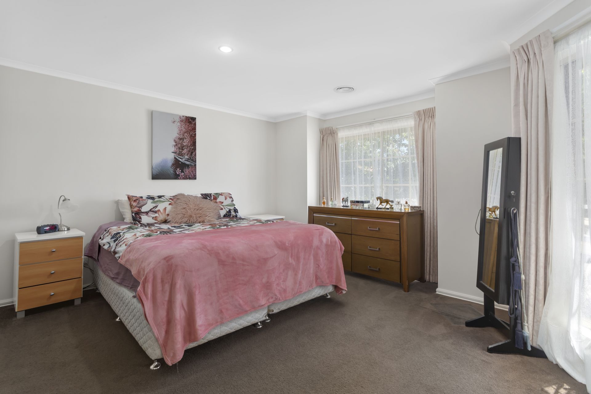 PERFECT FAMILY HOME - ENTERTAINERS DELIGHT