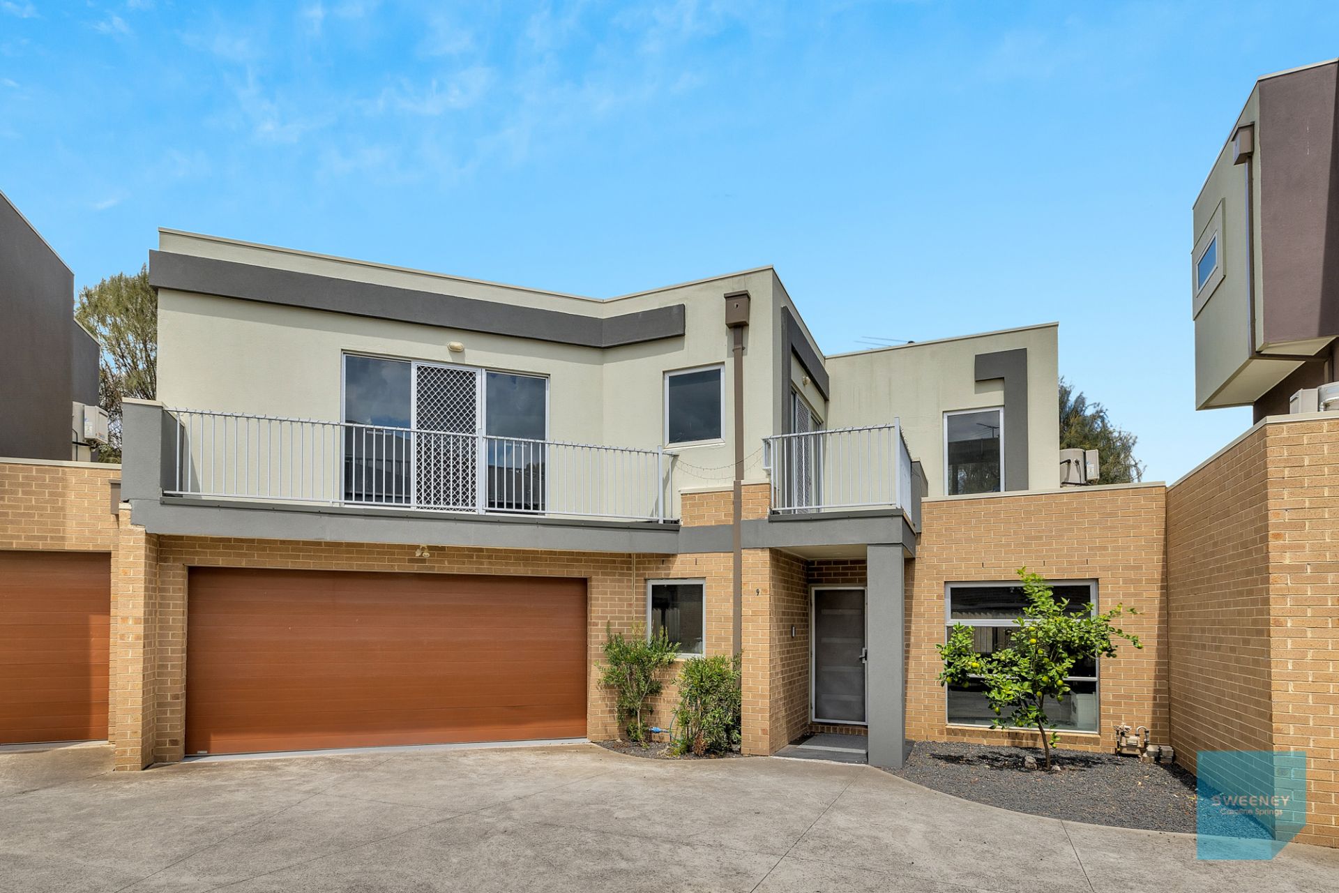 9/5 Strathvea Lane, Caroline Springs - Thumbnail 2