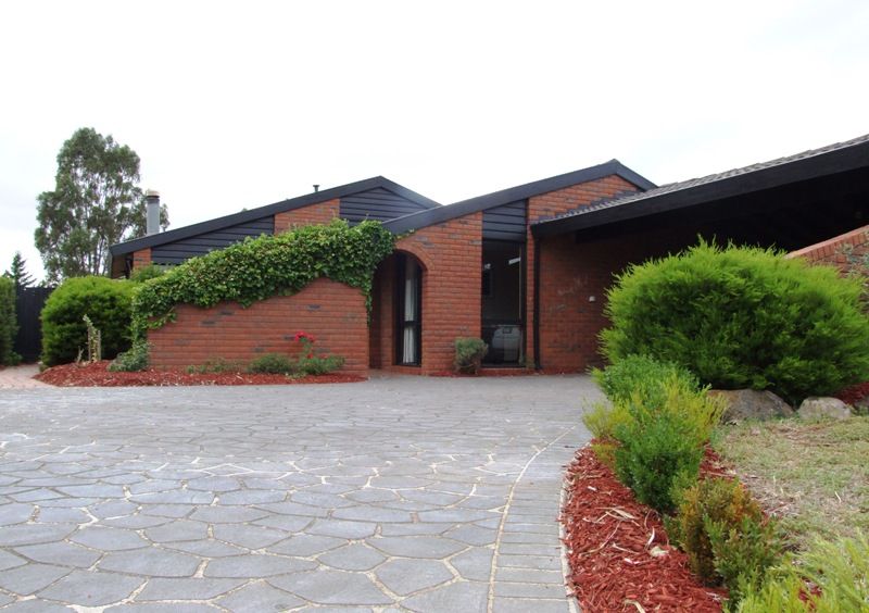 108 Underbank Blvd, Bacchus Marsh - Thumbnail 2
