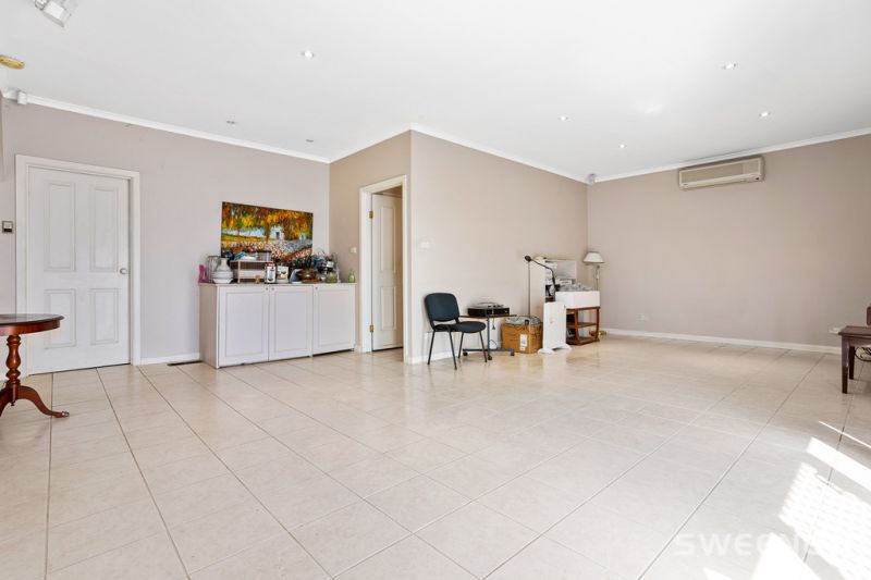 35 Amaranth Avenue, Altona North - Thumbnail 8