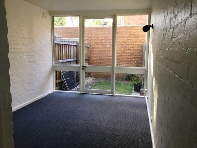 One Bedroom Apartment in a Quaint Corner of Thornbury.