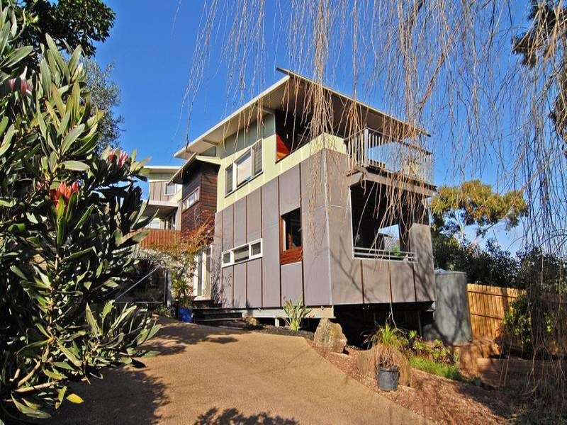 32 Blue Waters Drive OCEAN GROVE VIC, Ocean Grove - Thumbnail 2